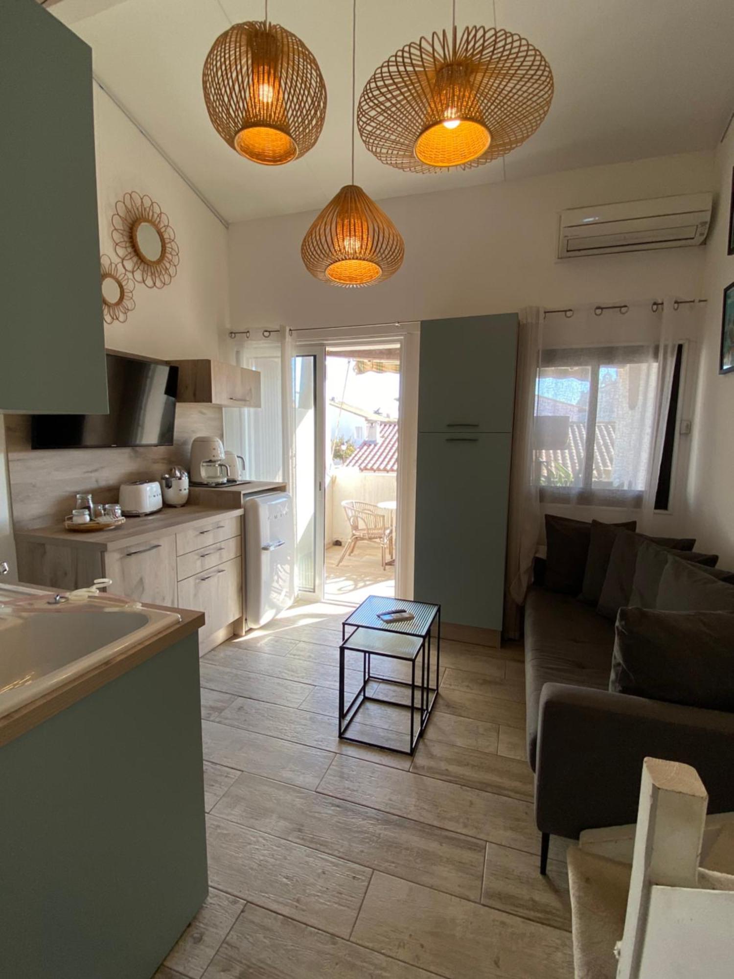 サントマリー・ド・ラメール L'Estrambord De Camargue Bed & Breakfast エクステリア 写真